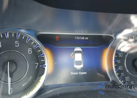 2015 Chrysler 200 C z USA, uszkodzony, nr VIN 1C3CCCCB1FN673303